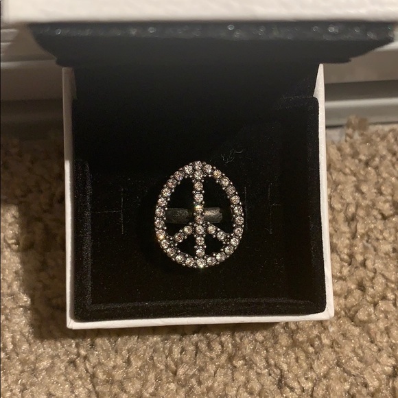 Rings - Picture 4 of 16